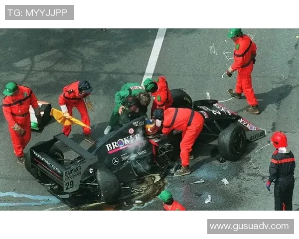 F1赛季精彩碰撞回顾与安全性提升探讨